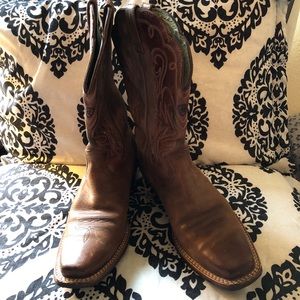 Worn Ariat Boots (size 11)